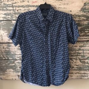 Blue patterned, short-sleeve button up